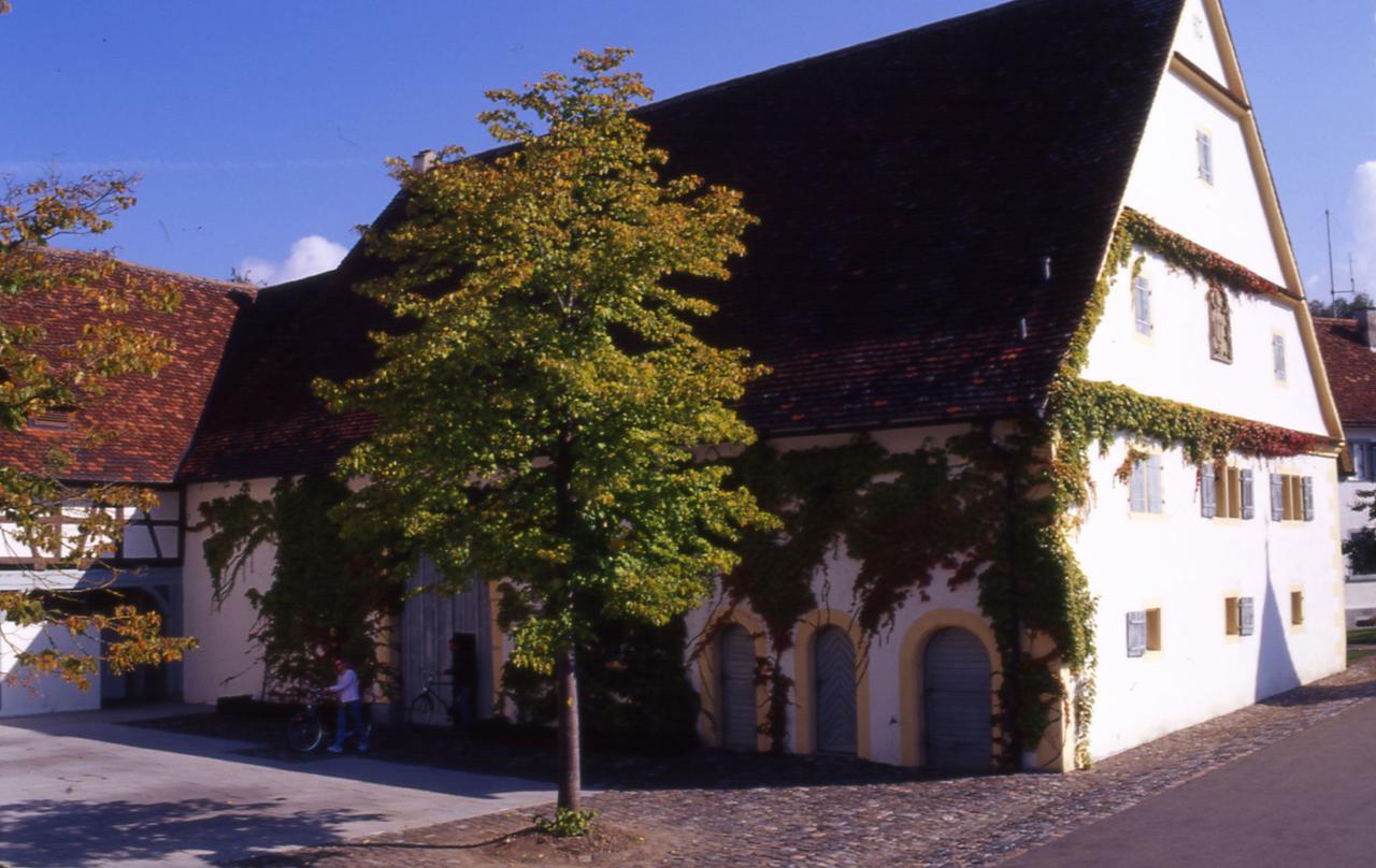 Markgraeflich Badischer Gasthof Schwanen Salem  Exterior photo