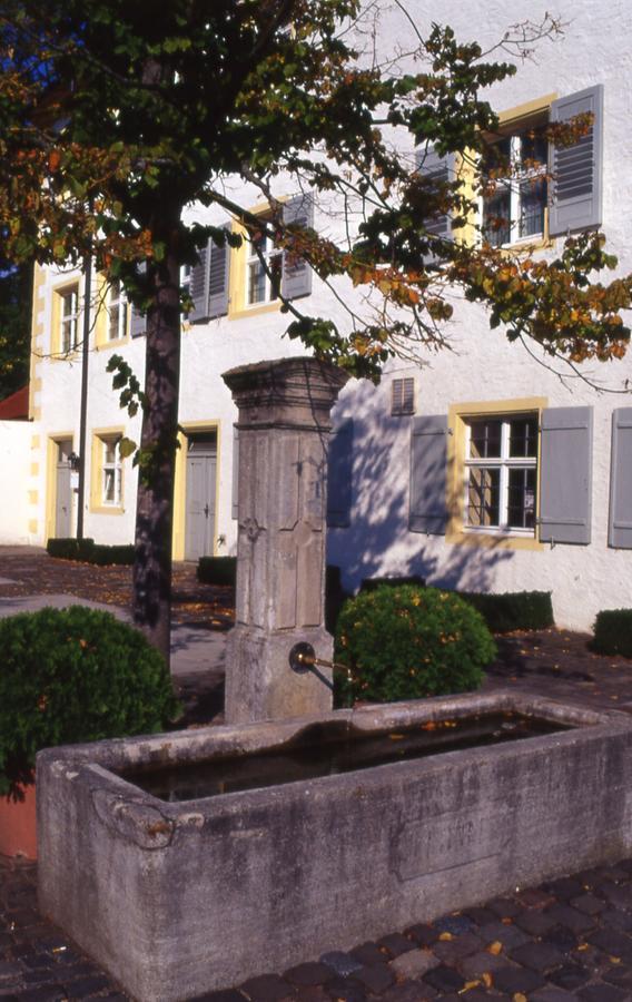 Markgraeflich Badischer Gasthof Schwanen Salem  Exterior photo