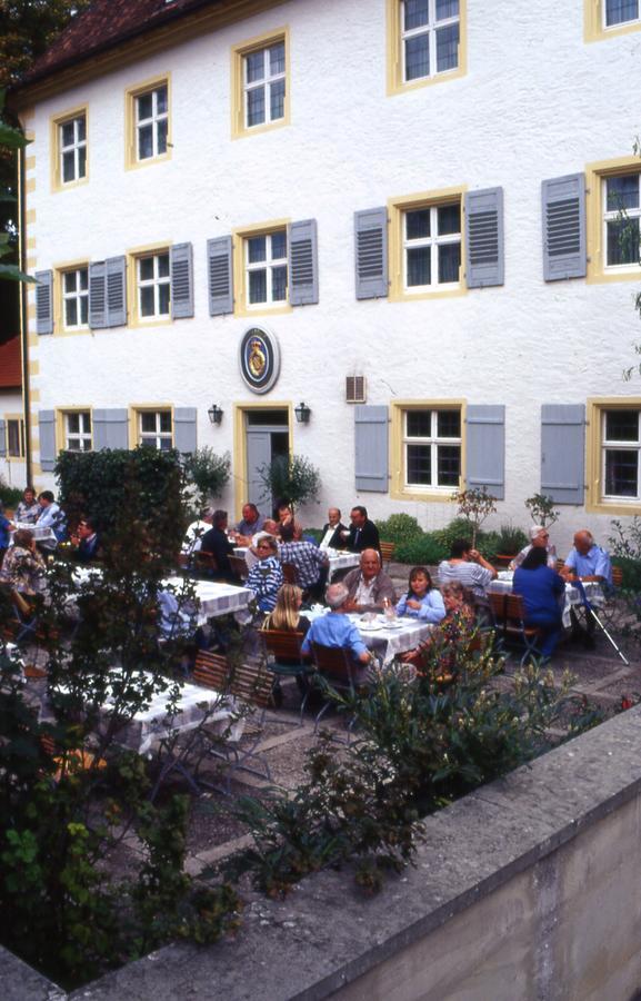 Markgraeflich Badischer Gasthof Schwanen Salem  Exterior photo