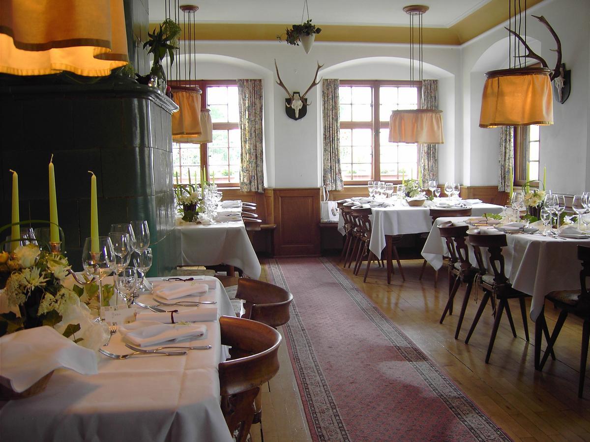 Markgraeflich Badischer Gasthof Schwanen Salem  Exterior photo